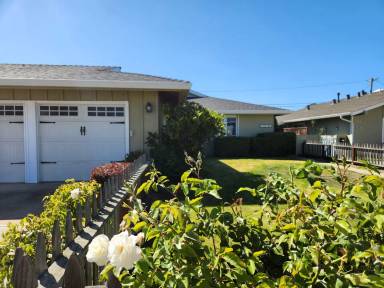 Main picture of 3318 Los Prados St