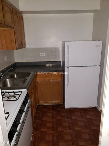 Main picture of 6830 N Sheridan Rd Apartments