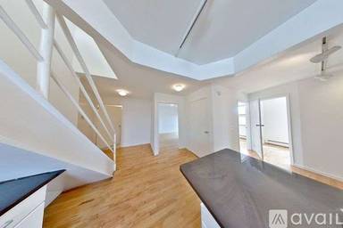 Main picture of 516 E 11th St Apartments