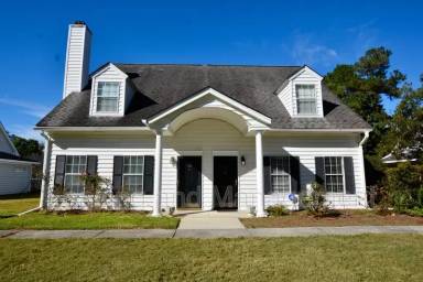 Main picture of 3387 Queensgate Way