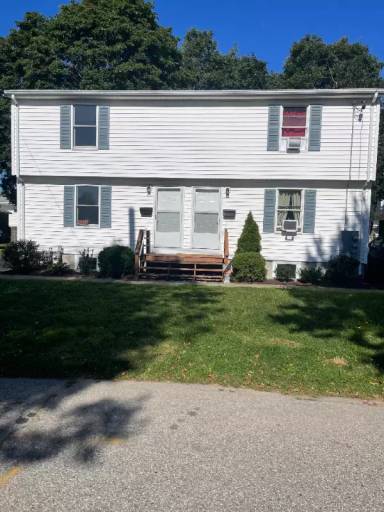 Main picture of 33 Larch St