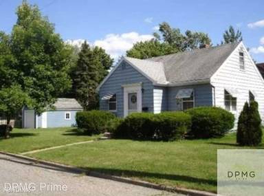 Main picture of 1300 Riley St