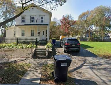 Main picture of 1026 Midland Ave