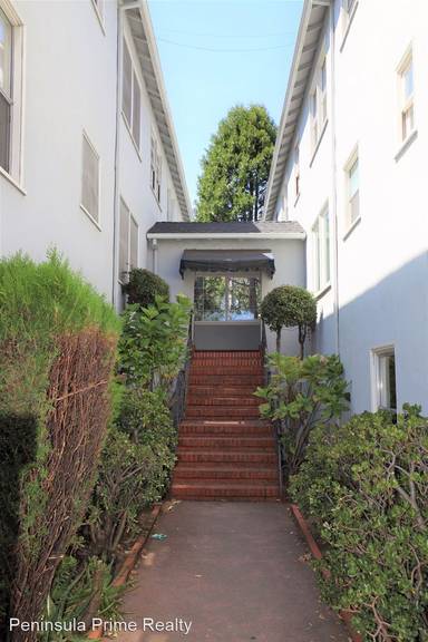 Main picture of 1129 El Camino Real