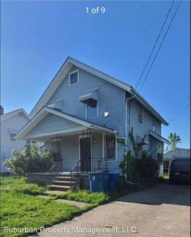 Main picture of 910 W 20th St