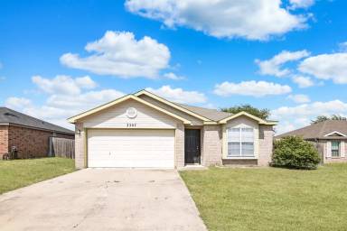 Main picture of 3303 Driftwood Dr