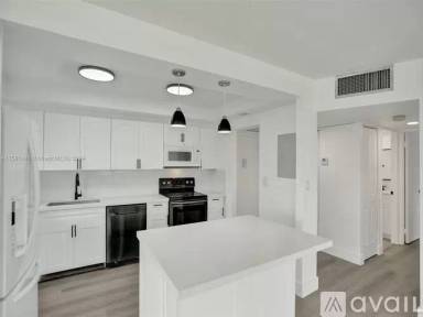 Main picture of 2771 Taft St