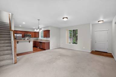 Main picture of 7130 NE Ridge Dr