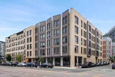 Main picture of 839 Beacon St