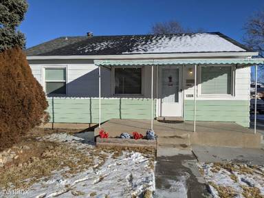Main picture of 1290 S Utica St