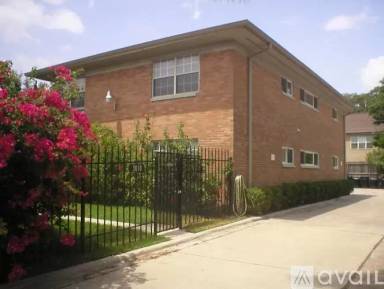 Main picture of 3010 Lake St
