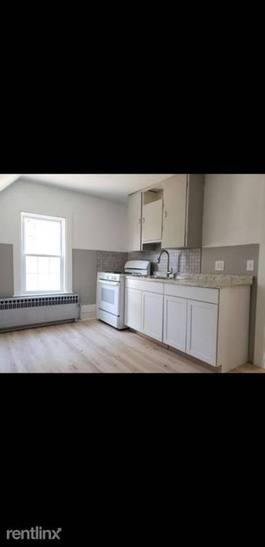 Main picture of 389 Main St