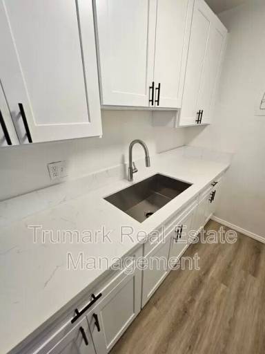 Main picture of 337 Riverdale Dr