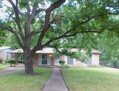Main picture of 1400 Berkshire Dr