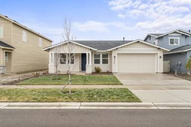 Main picture of 5485 W Daphne Dr