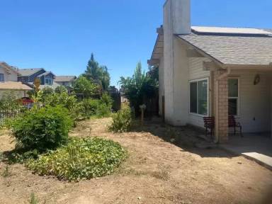 Main picture of 2220 N Prospect Ave