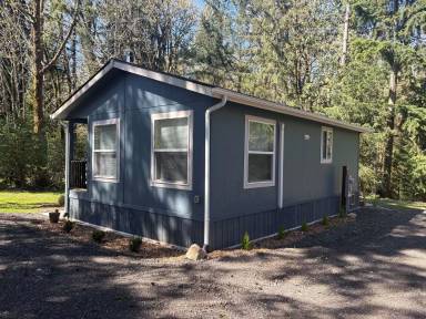 Main picture of 2995 Woods Rd E