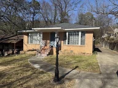 Main picture of 1100 W Grand Ave