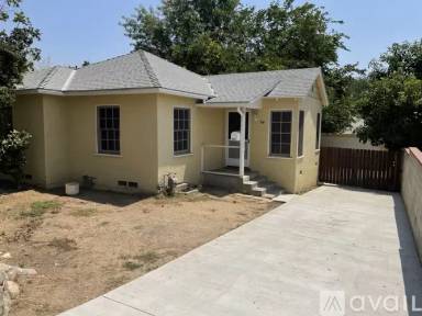 Main picture of 94 W Altadena Dr
