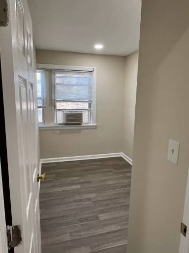 Main picture of 811 Barnaby St SE