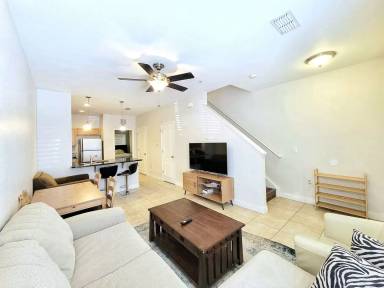 Main picture of 2946 SW 35th Pl