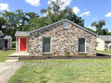 Main picture of 926 Kyle Ave NE