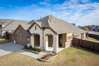 Main picture of 1721 Sandalwood Ln