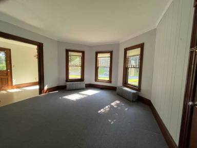 Main picture of 410 N State St