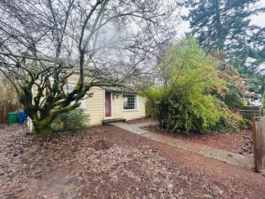 Main picture of 5042 Fauntleroy Way SW