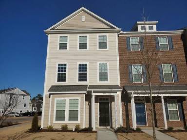 Main picture of 494 Church St