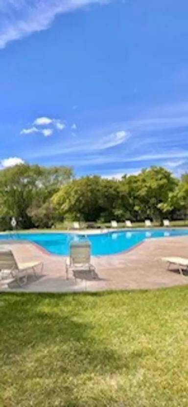 Main picture of 10720 Rockford Rd
