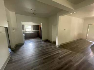 Main picture of 275 Woodlawn Ave