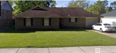 Main picture of 1735 W Hall Ave