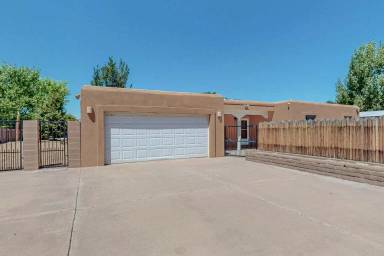 Main picture of 501 Calle de la Angel