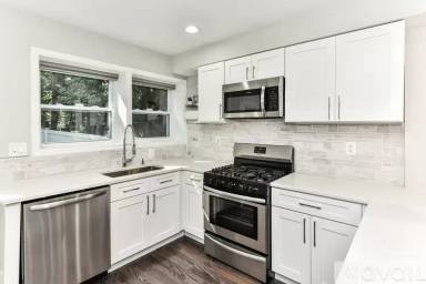 Main picture of 1350 Dexter Ter SE