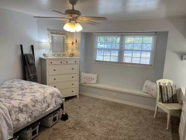 Main picture of 378 Hilltop Dr