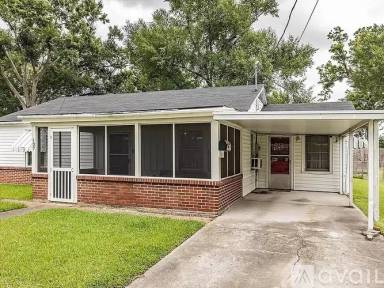 Main picture of 127 Hackberry Ave