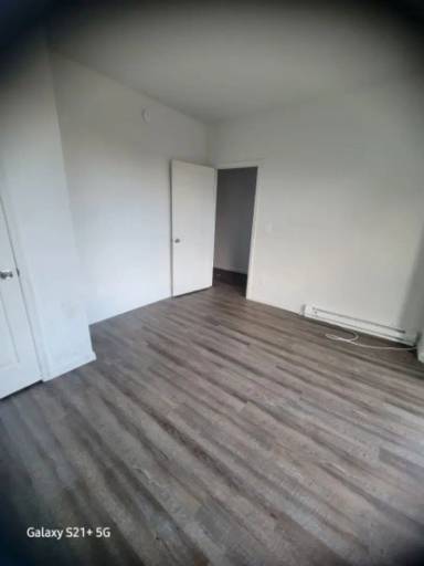 Main picture of 22 1/2 Union Ave