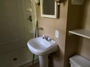 Main picture of 240 Edgewood Dr