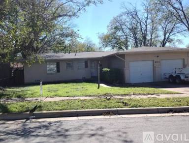 Main picture of 8271 Carrick St