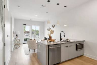 Main picture of 1090 Haysboro Ave