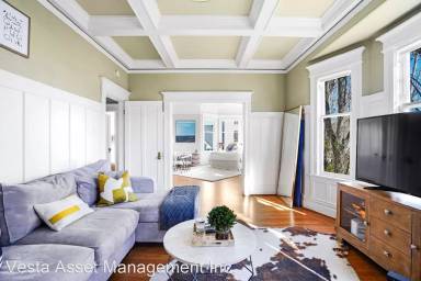 Main picture of 1097 Green St