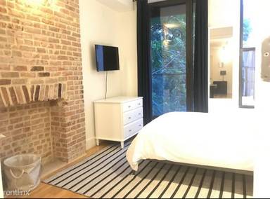 Main picture of 193 Bedford Ave