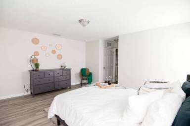 Main picture of 9115 Western Way