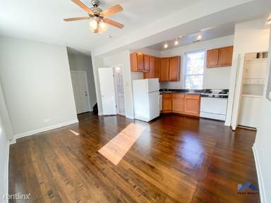Main picture of 2065 N Hoyne Ave