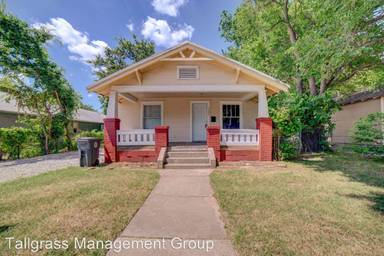 Main picture of 2607 E 10th St