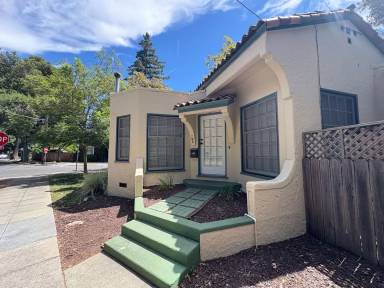 Main picture of 792 Palo Alto Ave