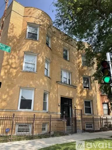 Main picture of 4901 S Michigan Ave