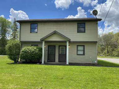 Main picture of 608 N Four Mile Run Rd