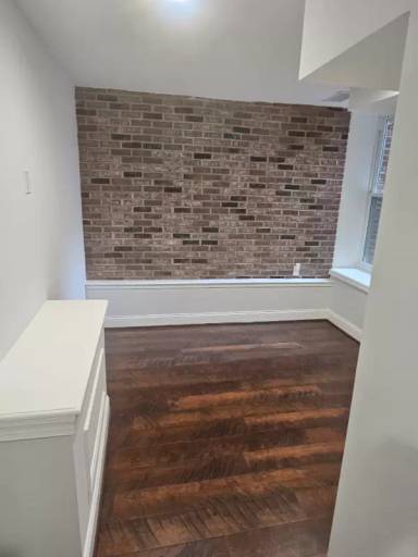 Main picture of 1104 5th St NW
